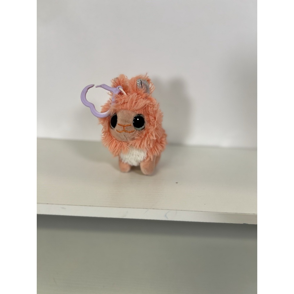 Pink Llama/Alpaca Plush Keychain Clip – Fluffy Mini Toy – Cute Kawaii Style